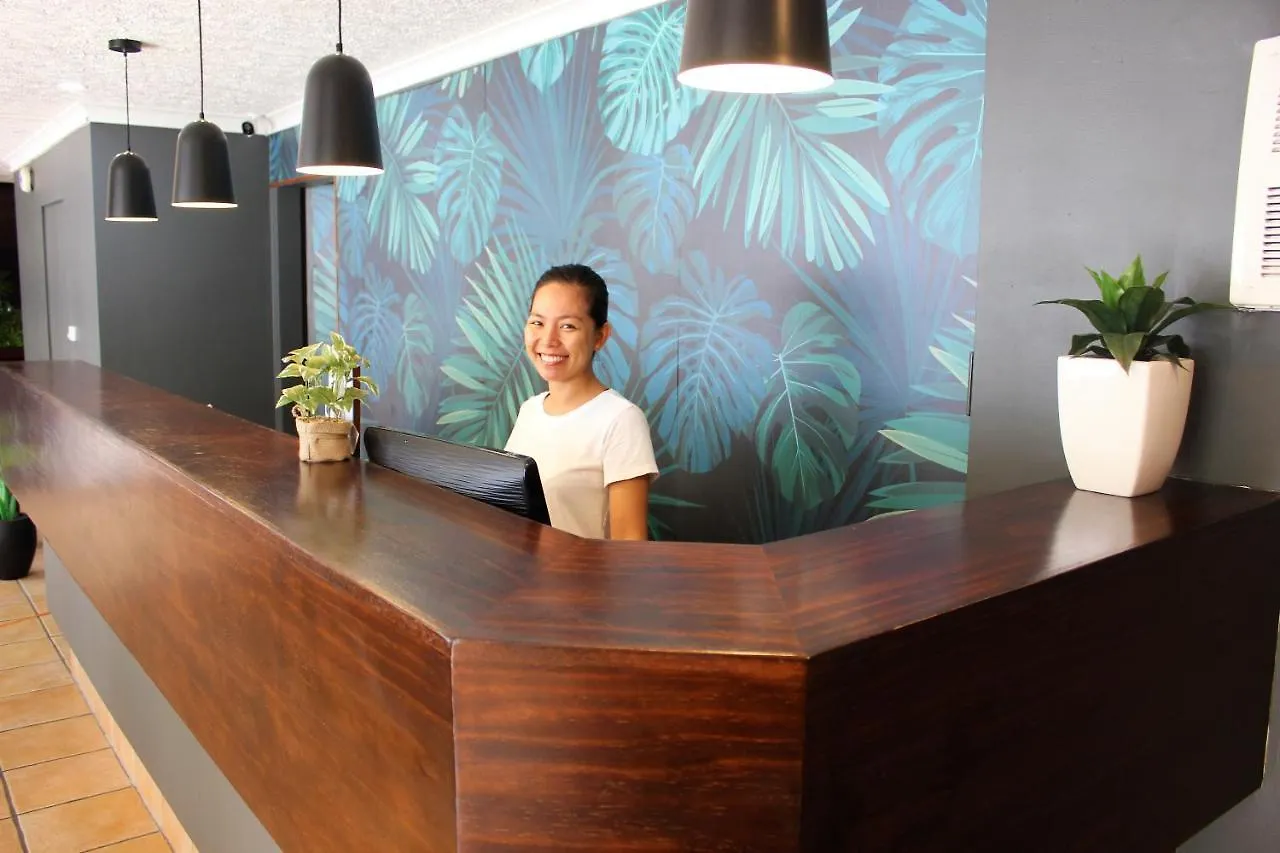 *** Hotel Lake Central Cairns Australia