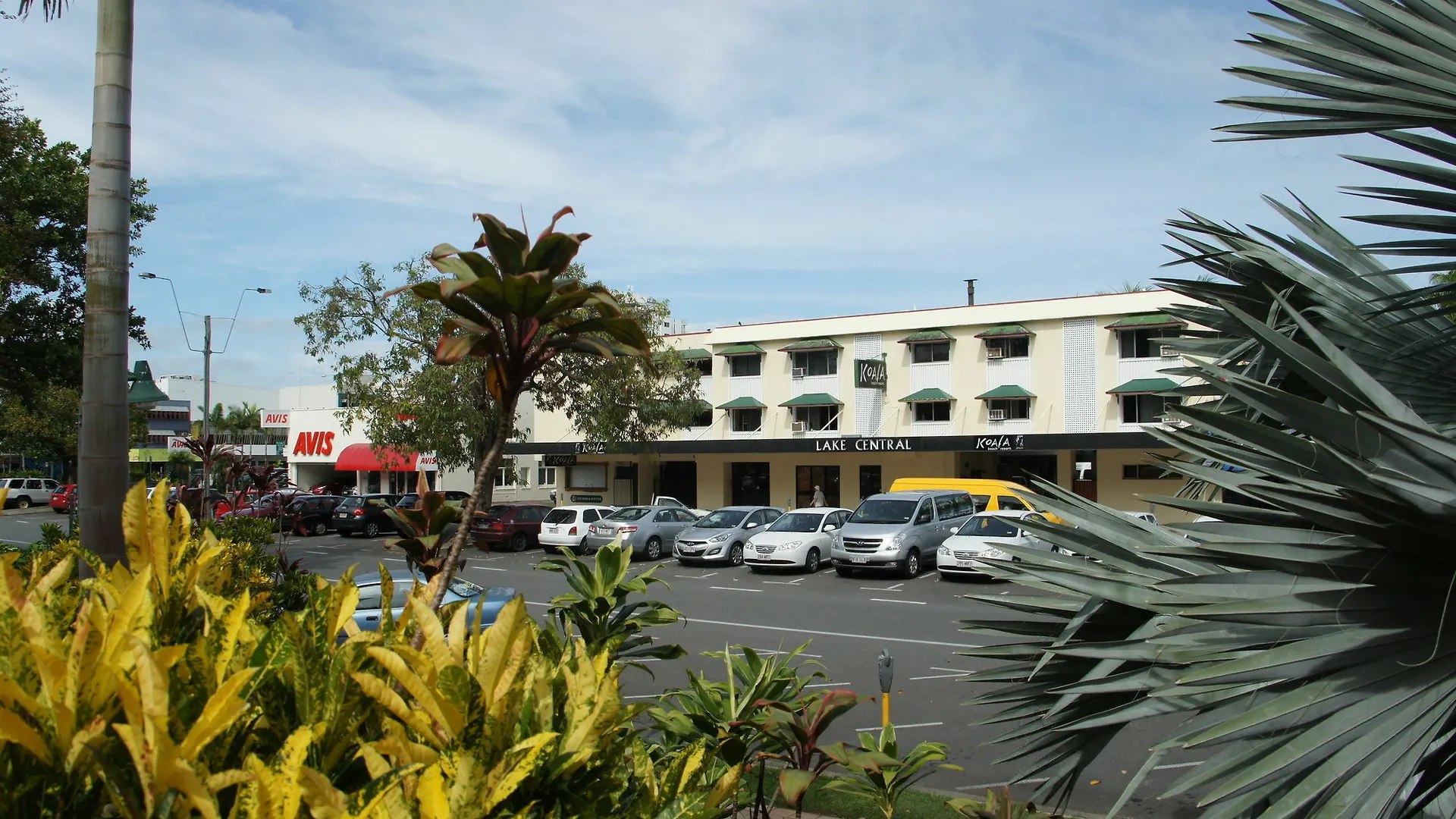 Lake Central Cairns 3*,